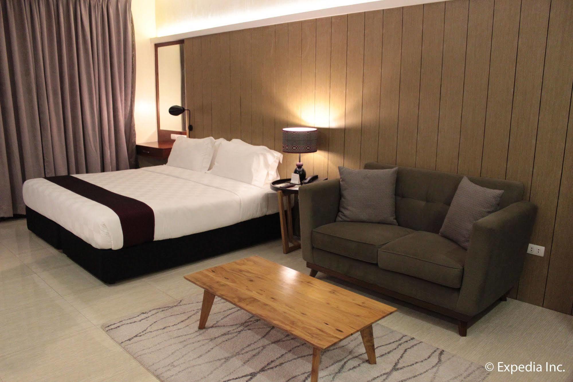 One Vittoria Hotel Виган Екстериор снимка